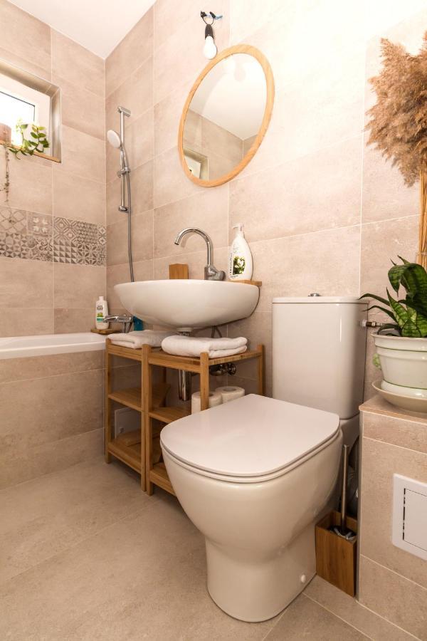 Apartamentul Cu Plante Etaj 4 Mangalia Exteriör bild